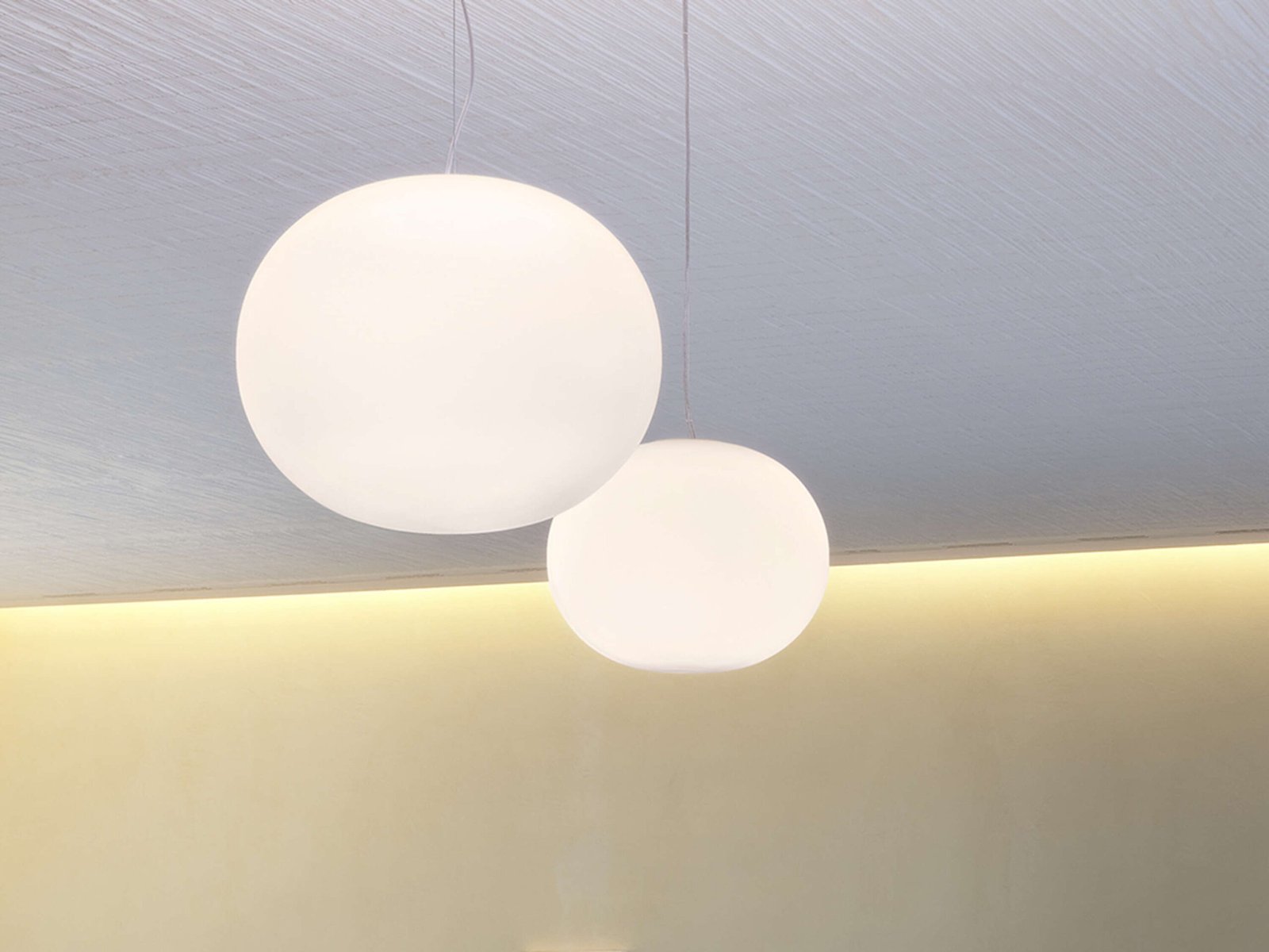 FLOS Glo-Ball Suspenso